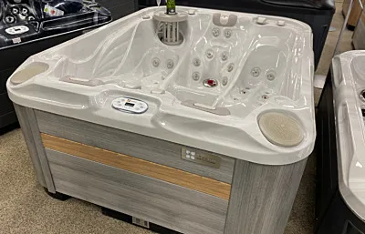 Spa Soulmate – Luxe 3-Persoons Jacuzzi voor Kleine Tuin | Energiezuinig & Compact